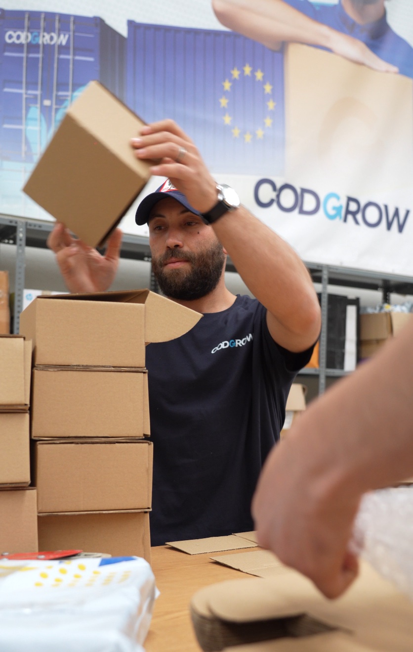 COD GROW warehouse and packaging operations in Italy